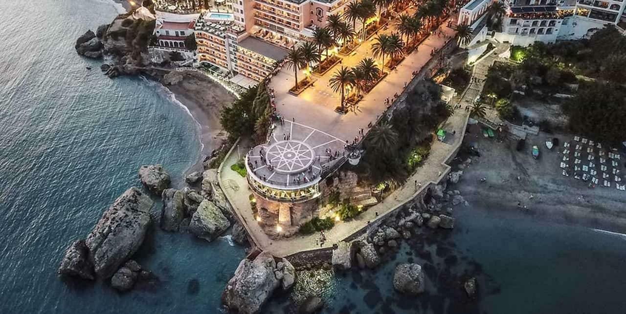 Hotel Bajamar Ancladero Playa Nerja Exterior foto